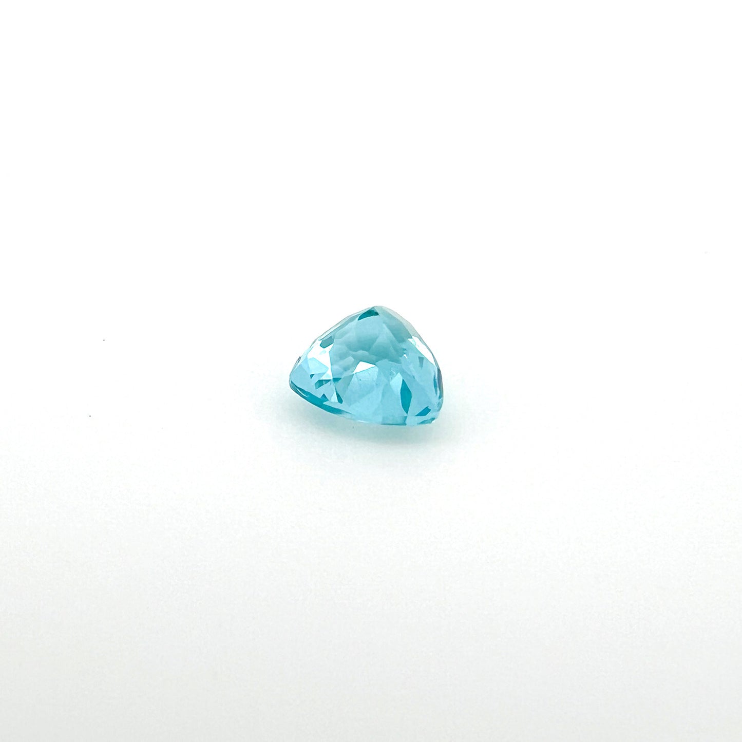 ネオンブルーアパタイト 0.610ct