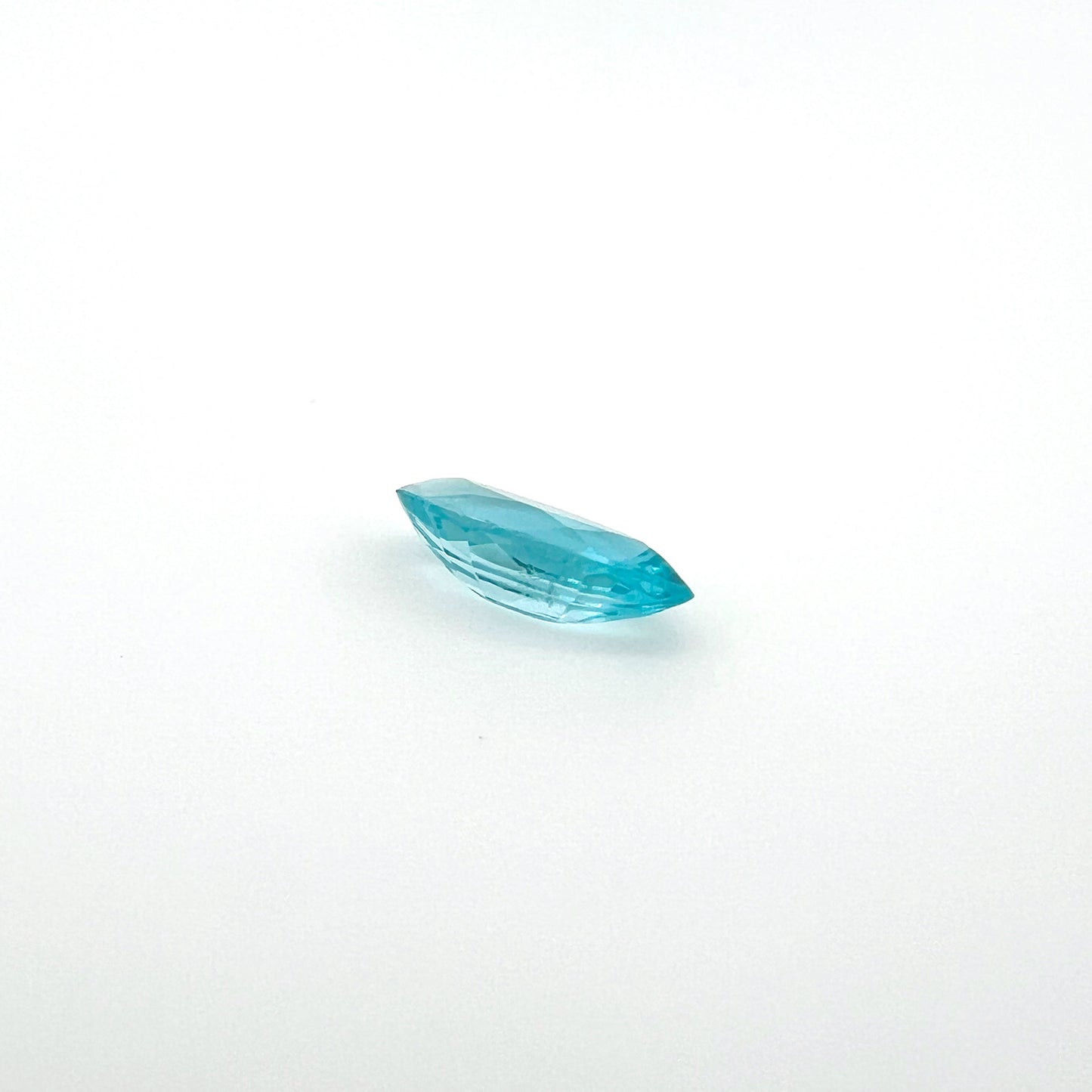 ネオンブルーアパタイト 0.825ct