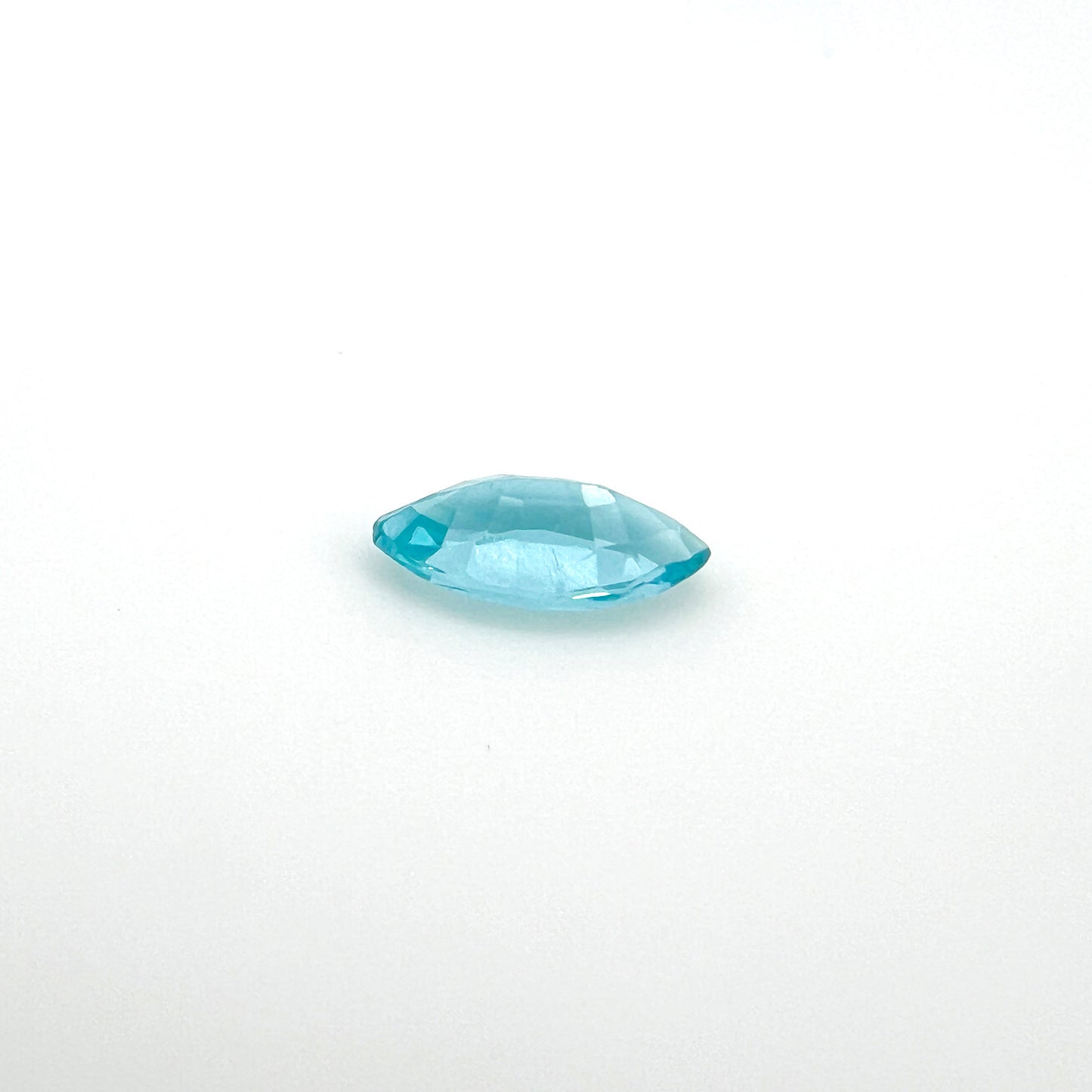 ネオンブルーアパタイト 0.825ct