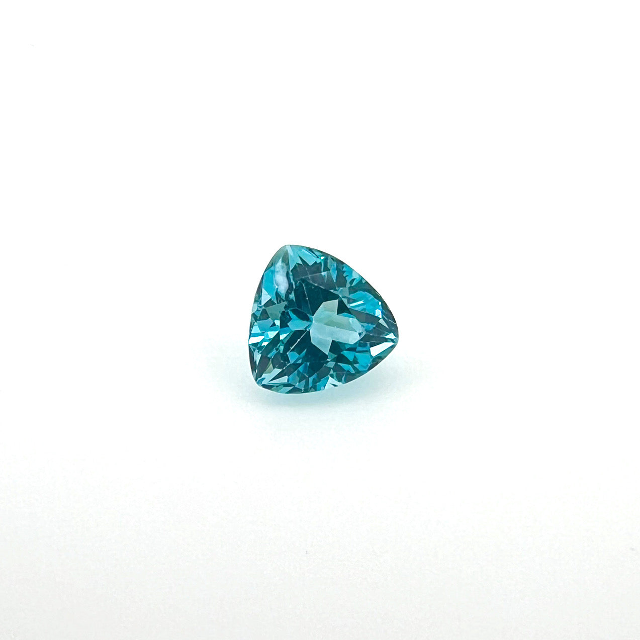 ネオンブルーアパタイト 0.860ct