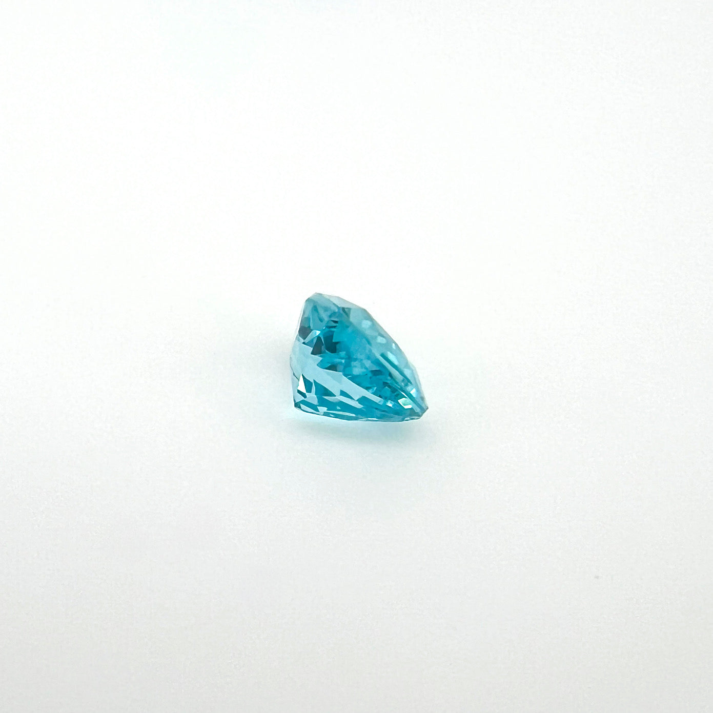 ネオンブルーアパタイト 0.860ct