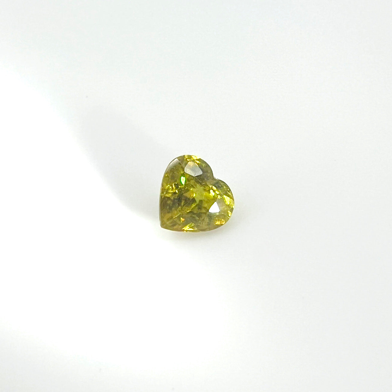 スフェーン 0.685ct
