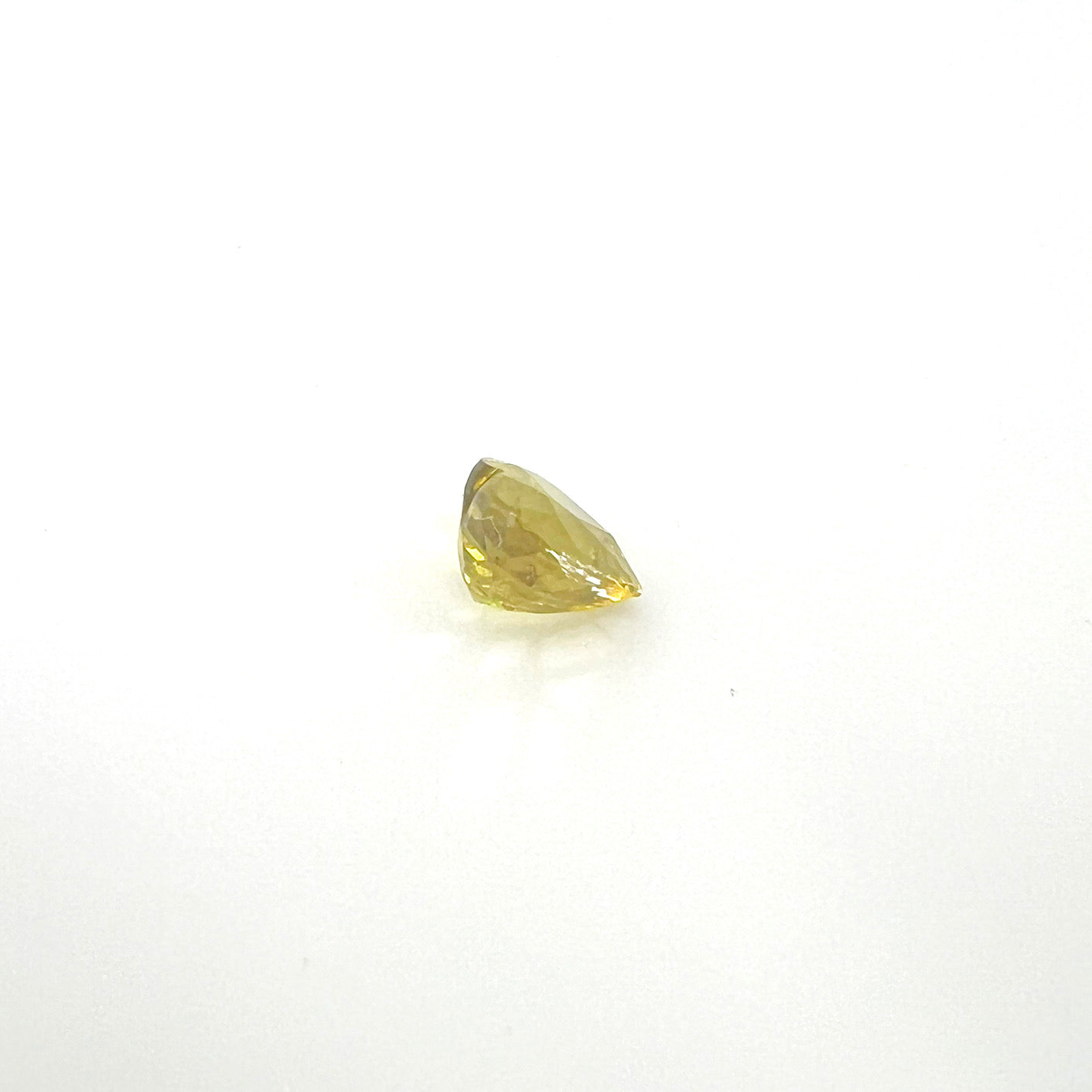 スフェーン 0.685ct
