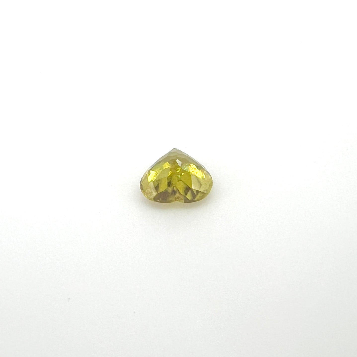 スフェーン 0.685ct