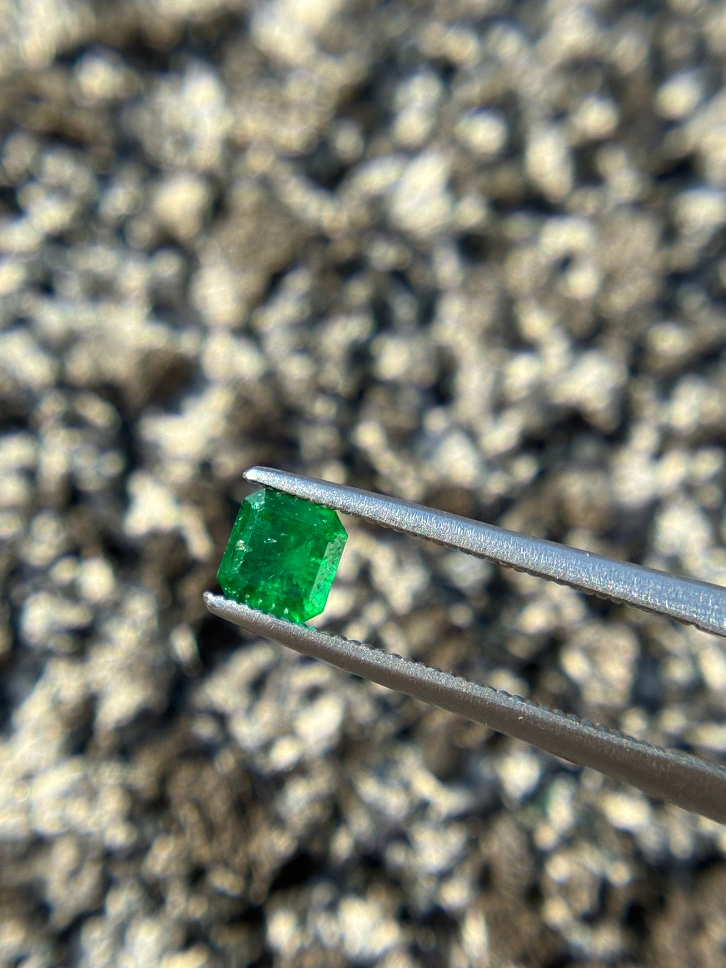 Emerald 0.285 ct