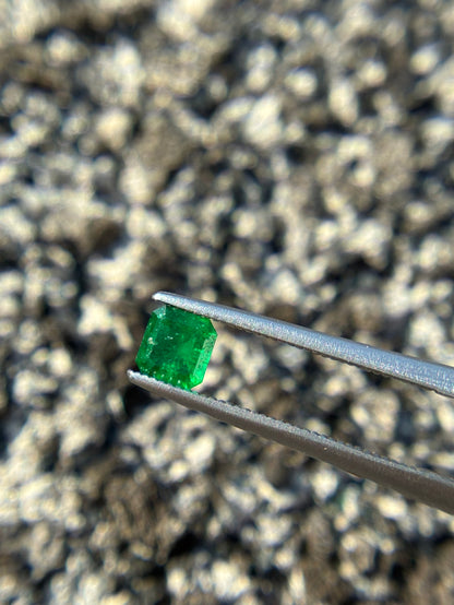 Emerald 0.285 ct