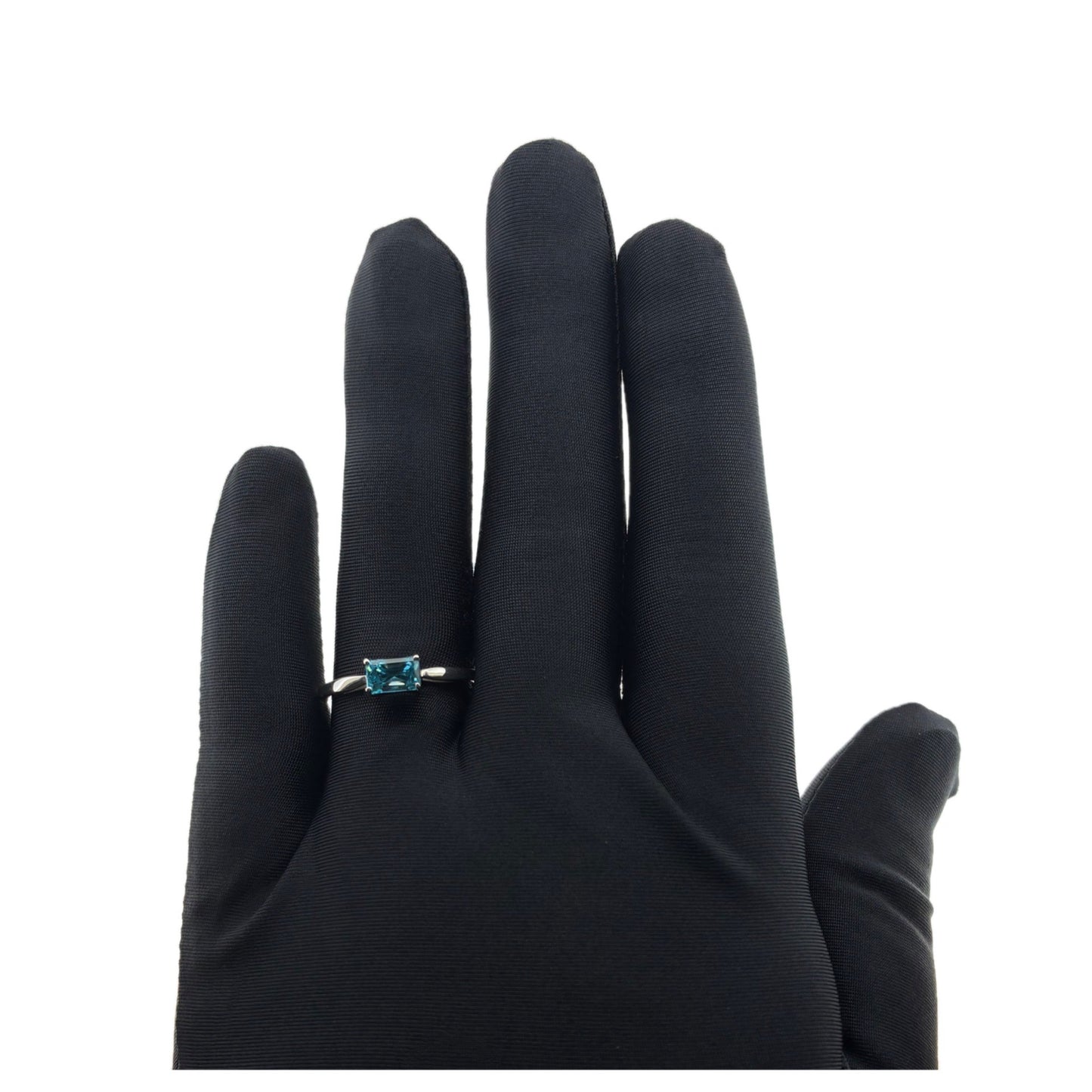 ラタナキリ産ブルージルコン 1.55ct Pt900リング
