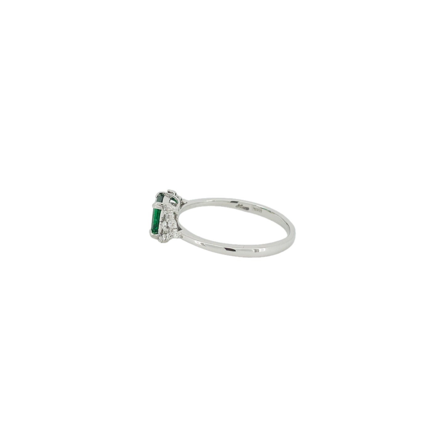 スワート産エメラルド 0.57ct Pt900リング
