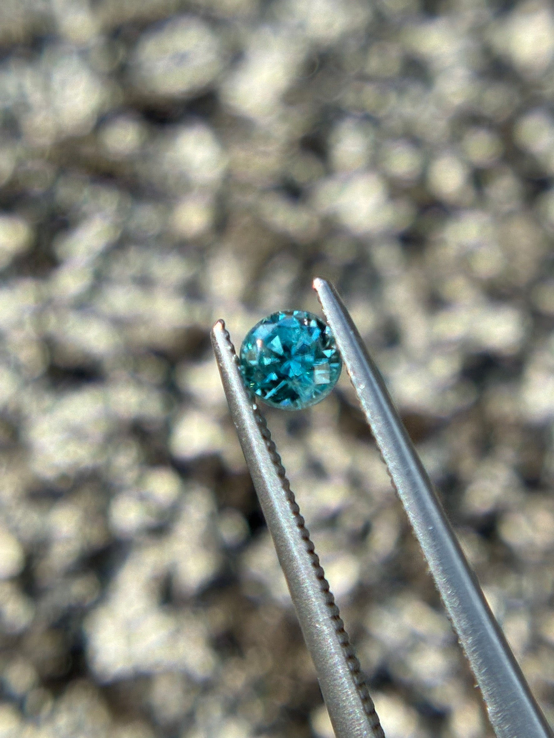 ラタナキリ産 ブルージルコン 0.420ct – K's stone