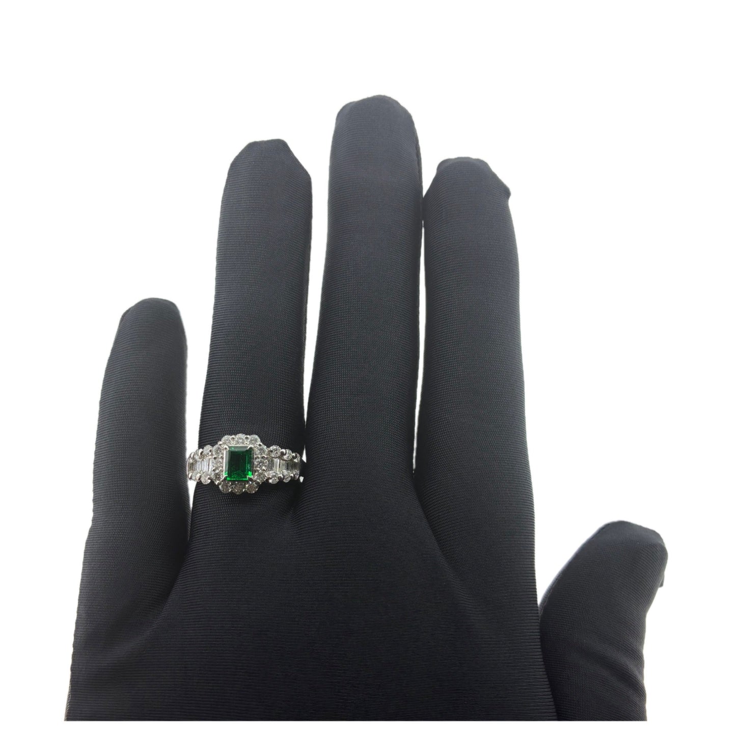 エメラルド0.53ct Pt900リング